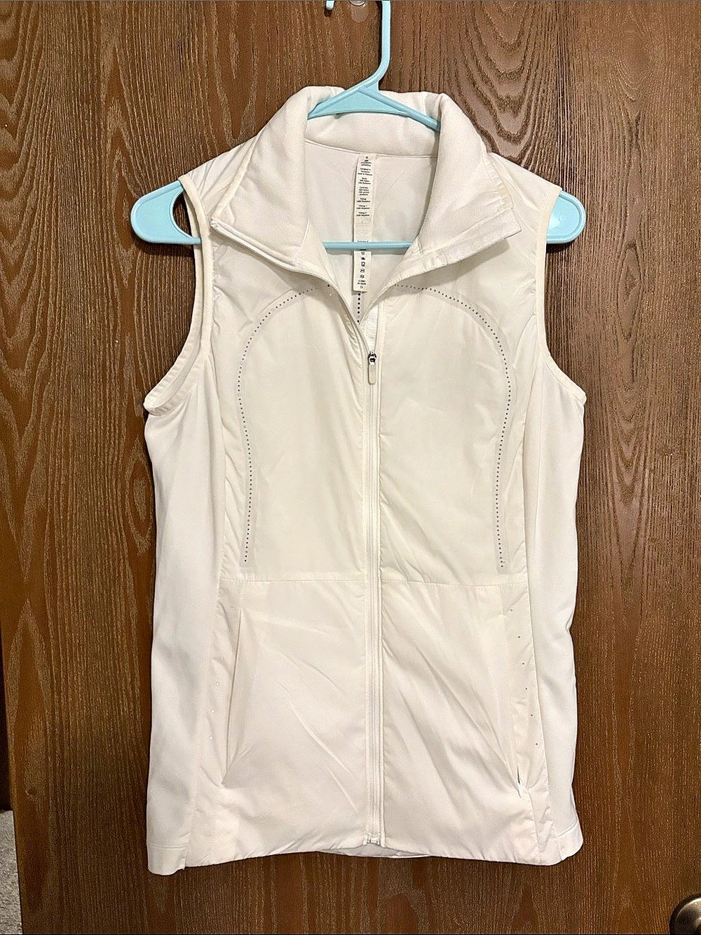 lululemon Down For It All Vest Women's White Vest Size 8